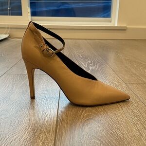 Size 8.5 Nine West heels with ankle strap